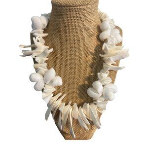 Vintage White Puca Shell Statement Necklace Chips Cowrie Shell Screw Barrel 17"